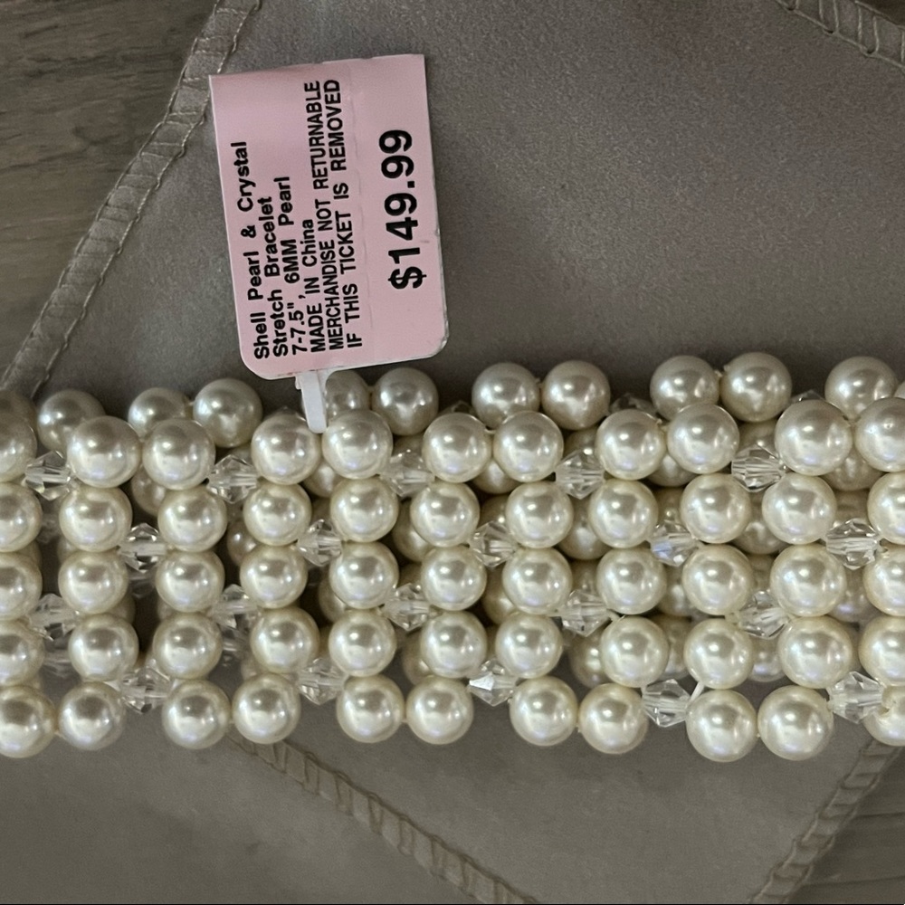 Shell pearl and crystal stretch bracelet